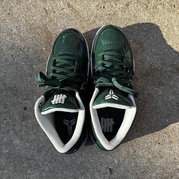 Nike Kobe 4 Protro Undefeated Milwaukee/Fir colorway. Size 10. Lightly used. - Picture 2 of 13